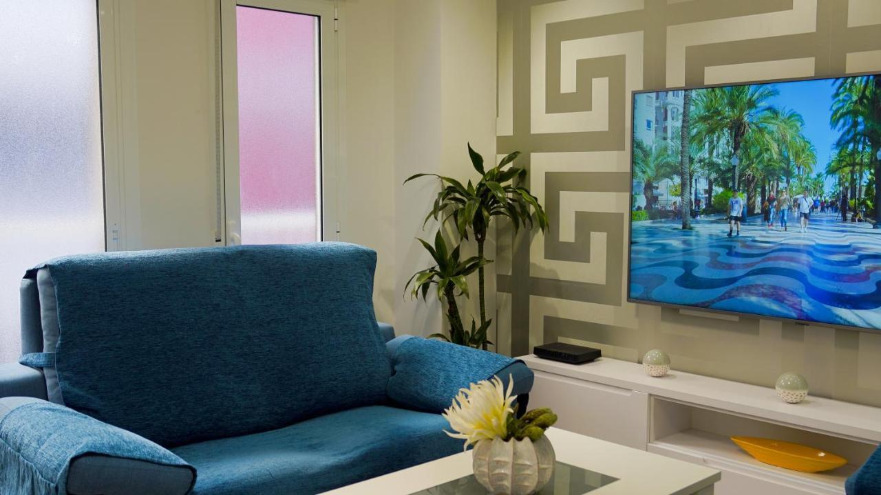 Stylish & Spacious Family Apartment Near Beach & Vibrant Historic Market アリカンテ エクステリア 写真