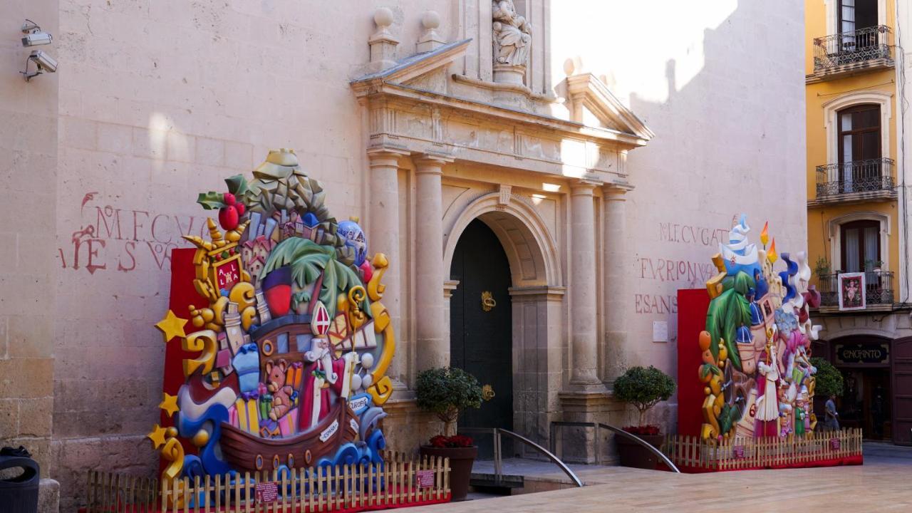 Stylish & Spacious Family Apartment Near Beach & Vibrant Historic Market アリカンテ エクステリア 写真