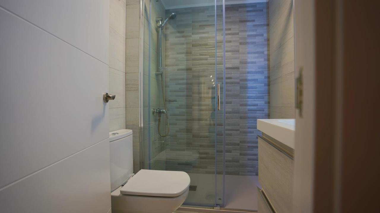Stylish & Spacious Family Apartment Near Beach & Vibrant Historic Market アリカンテ エクステリア 写真