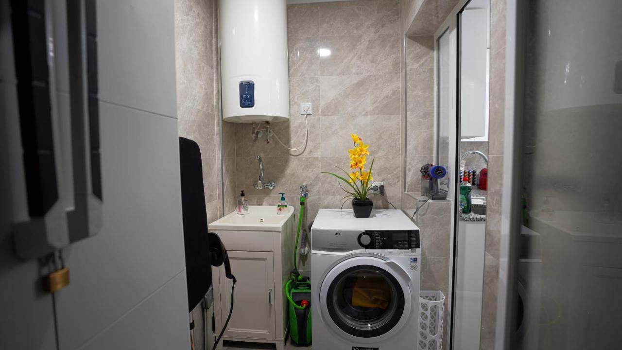 Stylish & Spacious Family Apartment Near Beach & Vibrant Historic Market アリカンテ エクステリア 写真