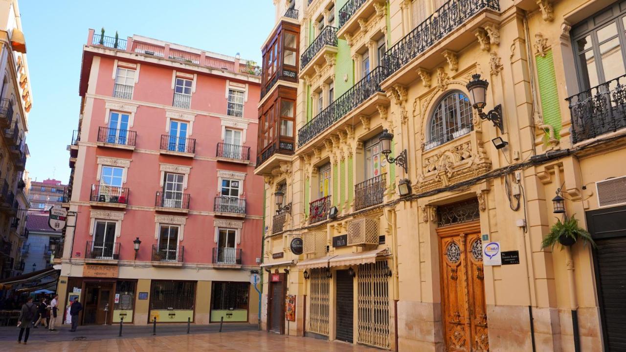 Stylish & Spacious Family Apartment Near Beach & Vibrant Historic Market アリカンテ エクステリア 写真