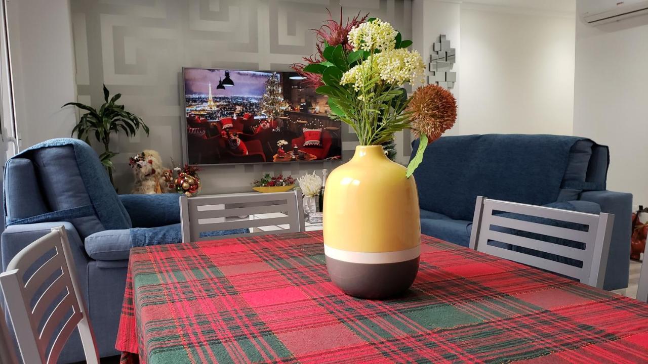 Stylish & Spacious Family Apartment Near Beach & Vibrant Historic Market アリカンテ エクステリア 写真